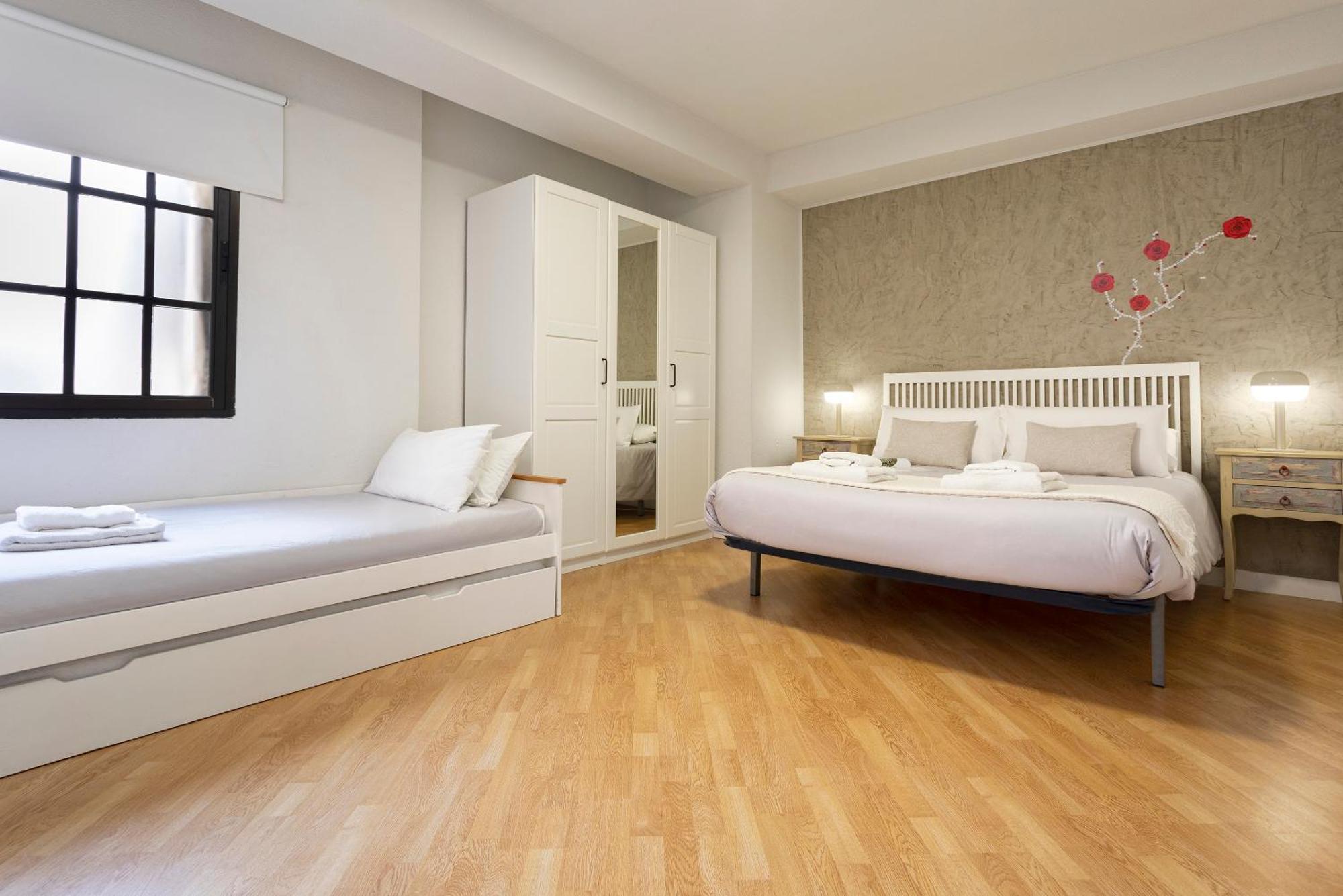 Coqueto Apartamento Junto A Calle Larios By Rent Me 马拉加 外观 照片